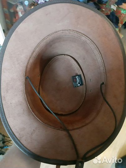 Шляпа с широкими полями (ковбойская) со шнурком