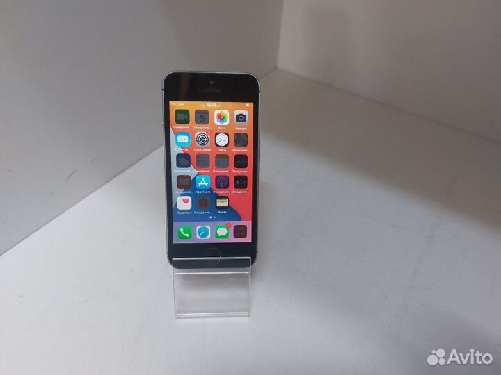 iPhone SE, 32 ГБ
