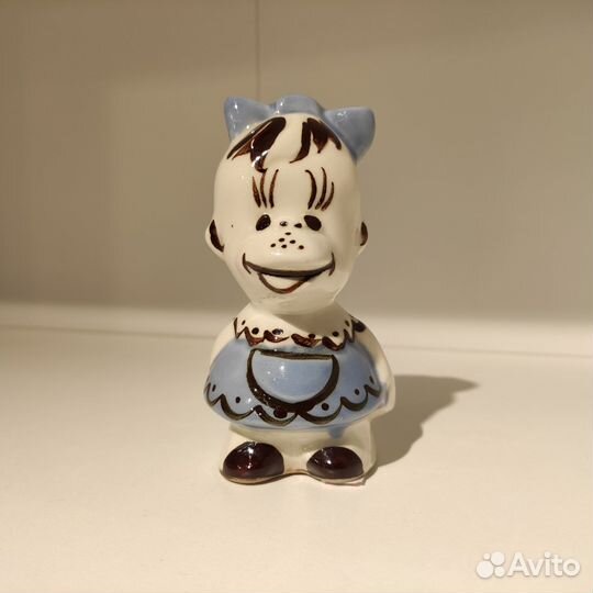 Красивая фарфоровая статуэтка «Обезьянка», СССР