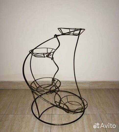 Подставка для цветов напольная металлическая