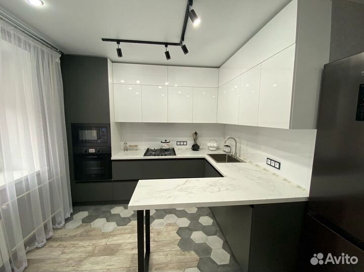 Кухонный гарнитур новый