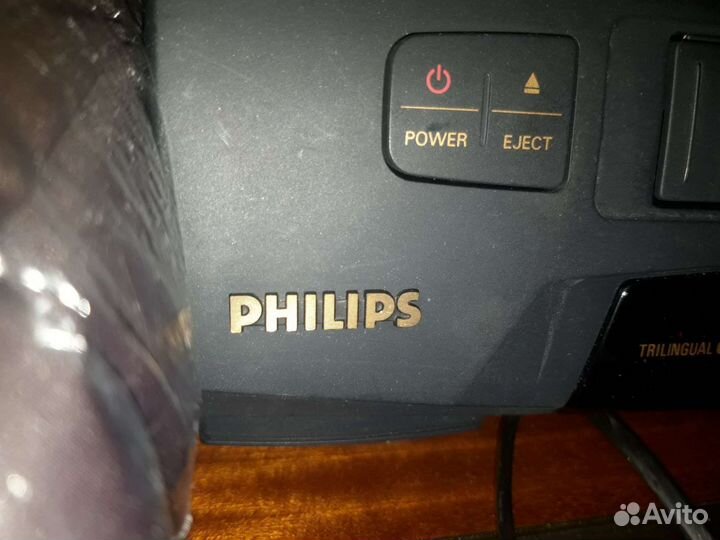 Видеомагнитофон Philips
