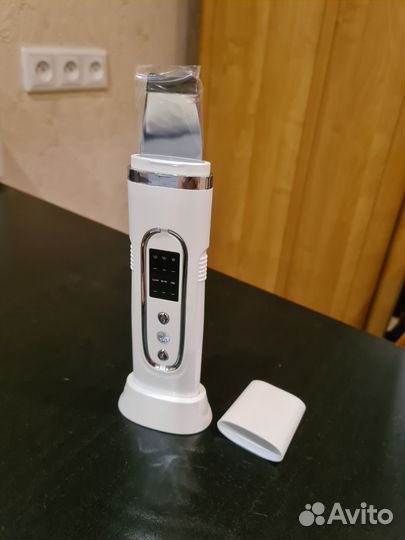 Аппарат для ультразвуковой чистки лица с EMS