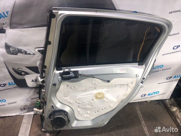 Дверь боковая задняя правая Peugeot 307