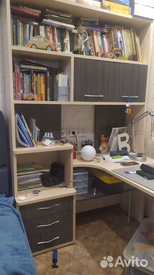 Стол письменный угловой с полками б/у