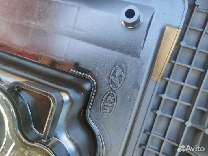 Клапанная крышка 22400-2G710