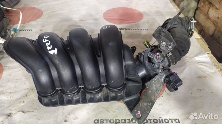 Коллектор впускной Toyota Corolla Spacio 1zzfe