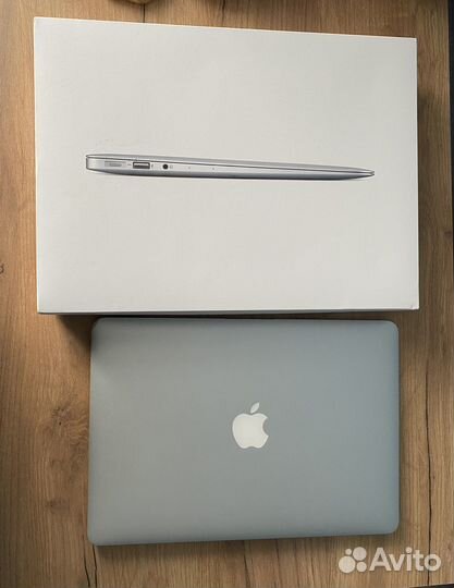 Apple MacBook Air 13 2017 i5/ 8 gb/ 256 Gb