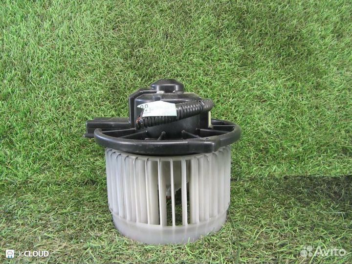 Мотор печки на honda FIT GD1 L13A