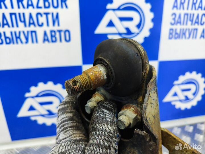 Рычаг передний нижний правый Mitsubishi Pajero