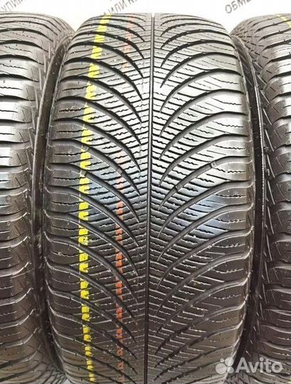 Goodyear Vector 4Seasons 215/55 R17 90M