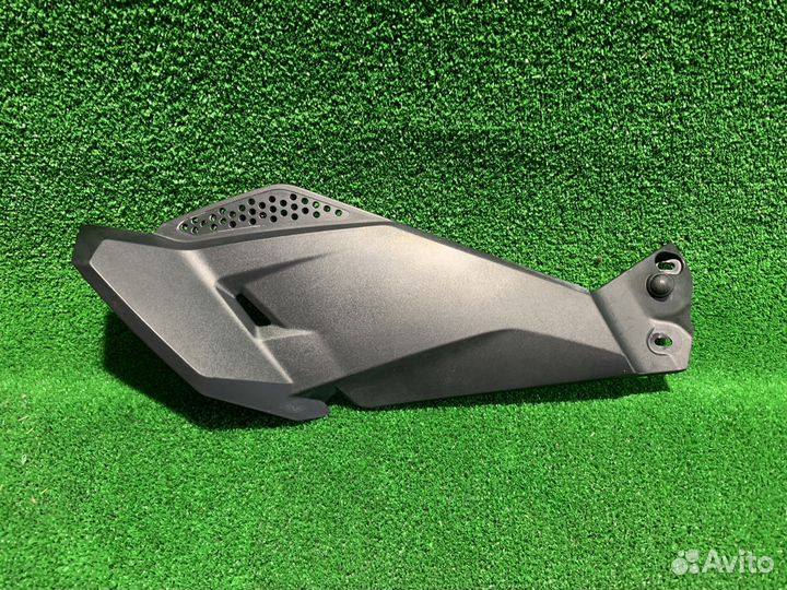 Боковая накладка на бак bmw r1250gs