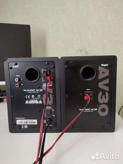 Студийные мониторы M-audio AV30 (пара)