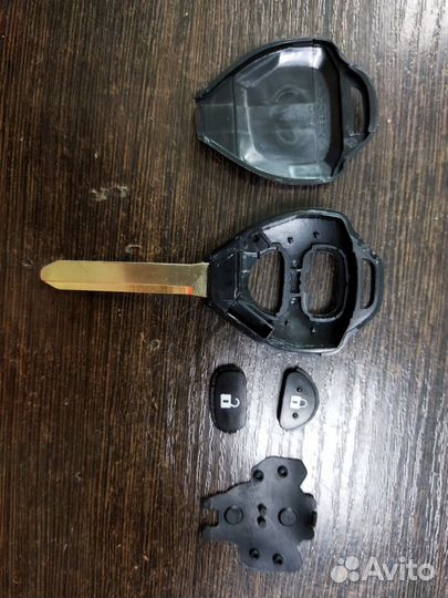 Ключ тойота 2 кнопки вдоль лезвие TOY47