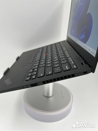 Ноутбук Lenovo ThinkPad X1 Carbon Gen 7 i5/SSD/Win