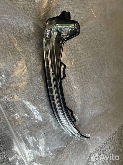 8W0-949-101 A левый указатель поворота Audi A4 B9