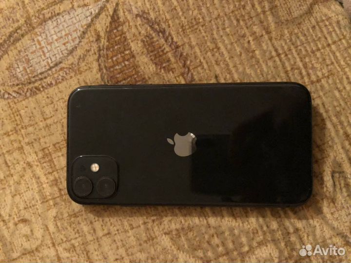 Телефон iPhone 11