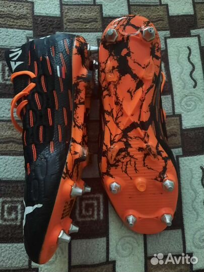 Футбольные бутсы