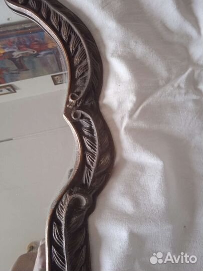 Зеркало старинное в медной раме