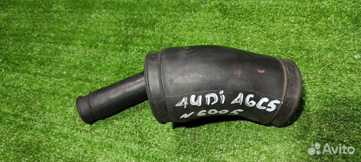 Патрубок интеркулера правый Audi A6 C5 2.7 л