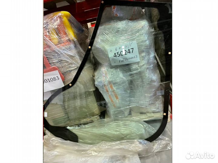 Стекло заднее из 3 частей Volvo