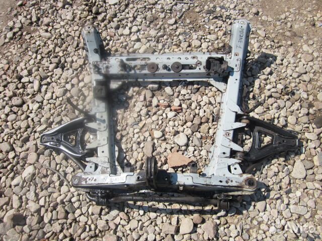 Подрамник Рено Меган 1