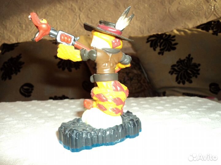 Фигурка коллекционная