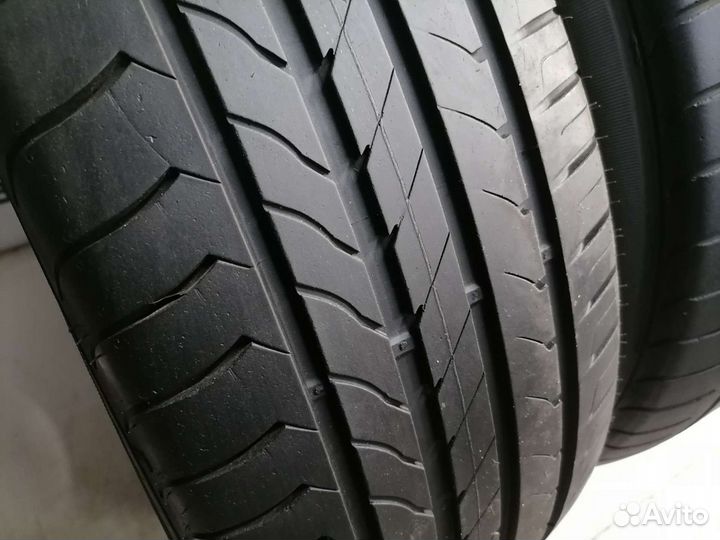 Goodyear EfficientGrip Performance 235/60 R17