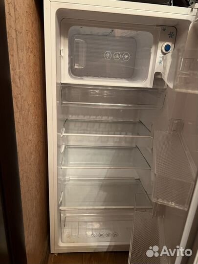 Холодильник dexp с морозилкой