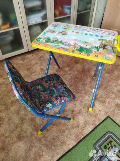 Детский столик и стульчик