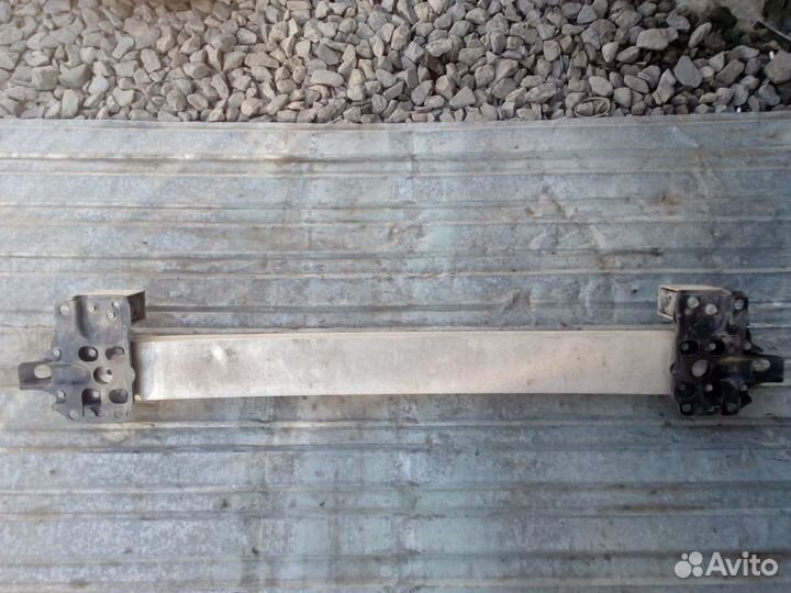 Усилитель бампера передний Subaru Forester (SG)