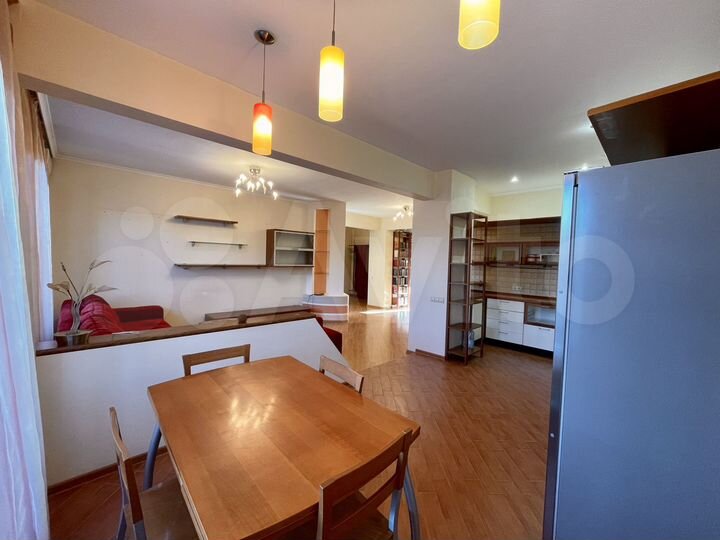 3-к. квартира, 120 м², 2/4 эт.