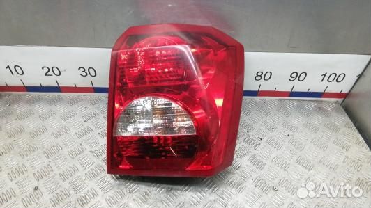 Фонарь задний правый dodge caliber (EBR07MX01)