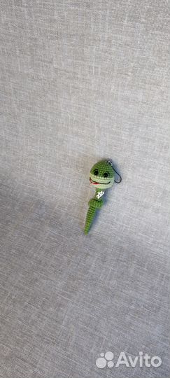 Развивающие игрушки: брелок для ключей и ранцев