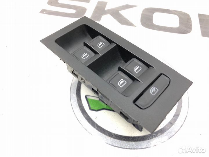 Блок управления стеклоподъемниками Skoda Octavia