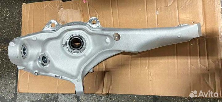 Кулак поворотный передний правый левый Range Rover