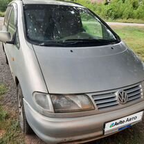 Volkswagen Sharan 1.9 AT, 1998, 330 000 км, с пробегом, цена 350 000 руб.