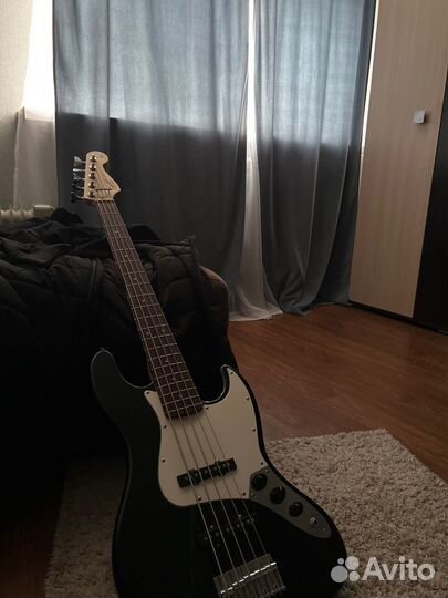 Бас гитара fender jz bass