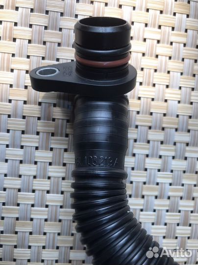 Маслоотделитель с трубкой отработанных газов