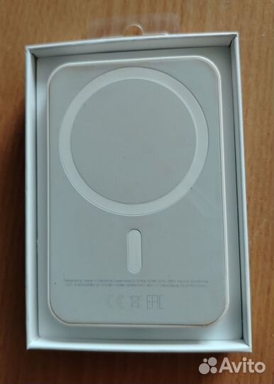 Повер банк для айфона магнитный