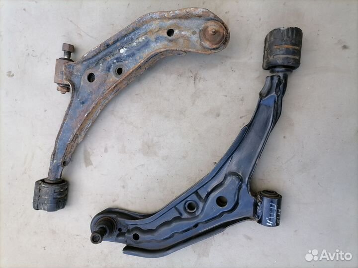 Рычаг подвески Nissan Almera (N15) 1995-2000