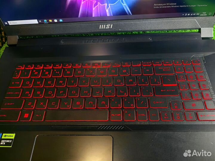 Ноутбук игровой с большим экраном MSI Katana