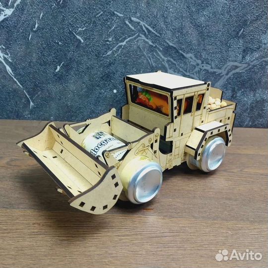 Подарок на 23 февраля Подставка под пиво танк