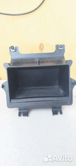 Карман в передней панели