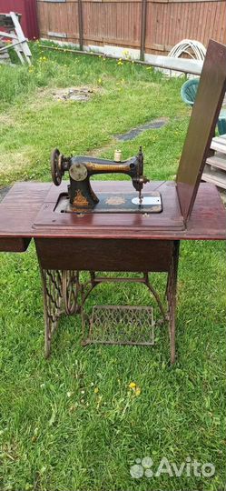 Швейная машина