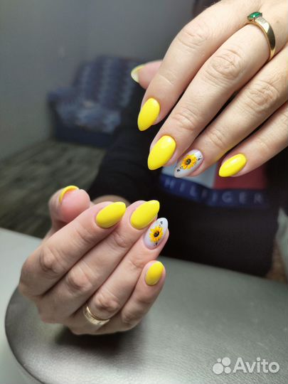 Наращивание ногтей, педикюр