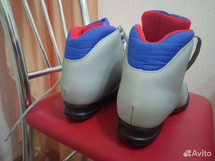 Лыжные ботинки 35р
