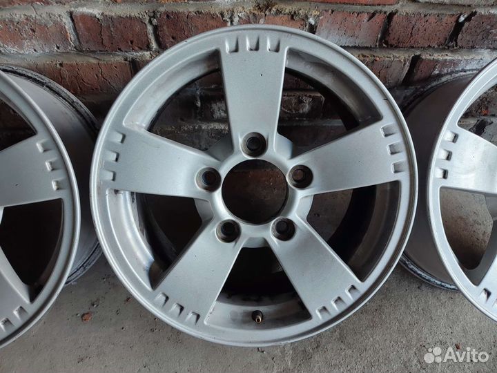 Литые диски на ниву Кик Камелот R16 5х139.7