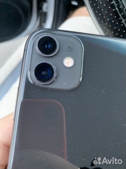 Телефон iPhone 11