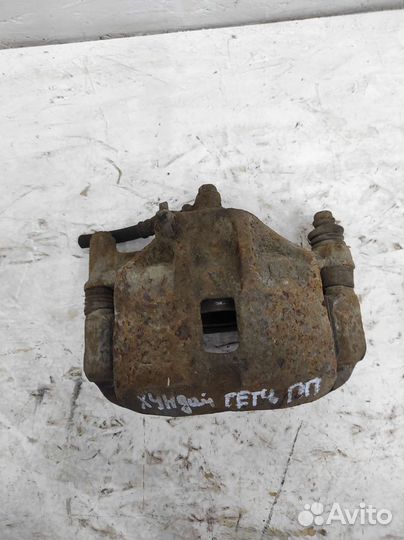 Передний правый суппорт Hyundai Getz